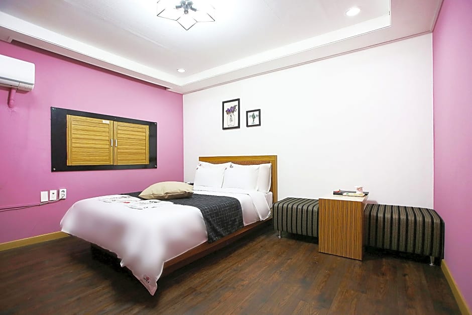 Hotel Mong Chuncheon 12/89