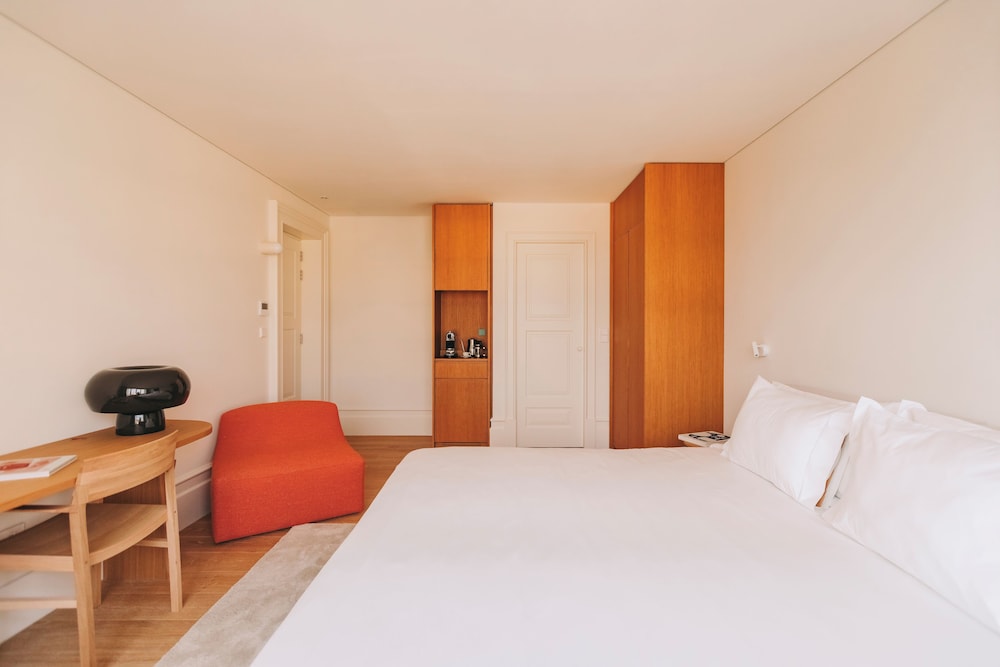 Executive, Queen Bed, with View