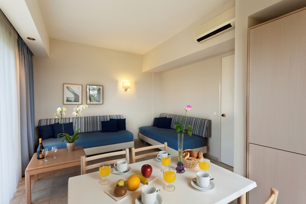 D'andrea Mare Beach Hotel 61/74