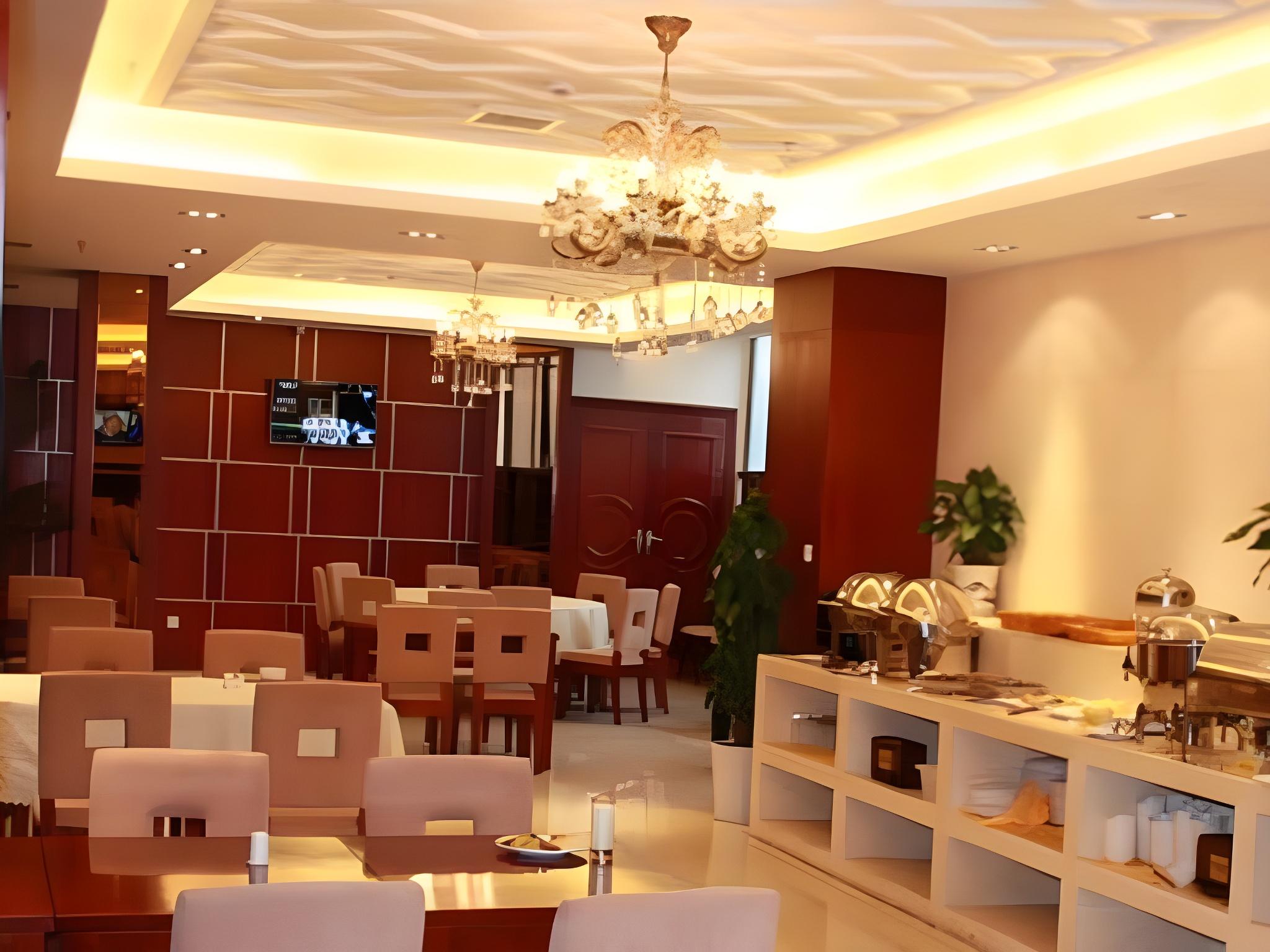 Vienna Hotel (Nanchang Bayi Square) 42/45
