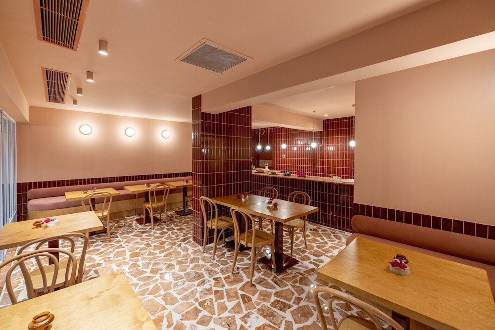 Yonca Anjelika Otel +12 19/50