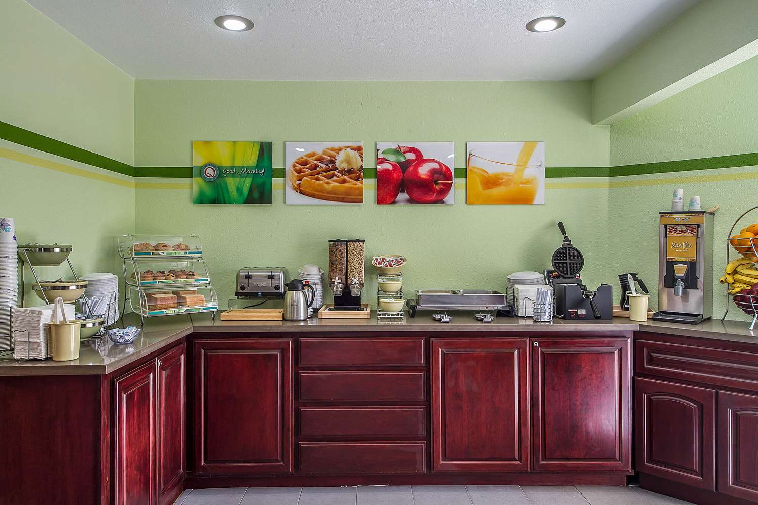 Quality Inn & Suites Capitola By The Sea 10/35