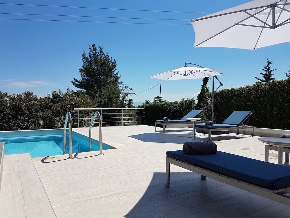Luxurious Villa Anna Maria 20/50