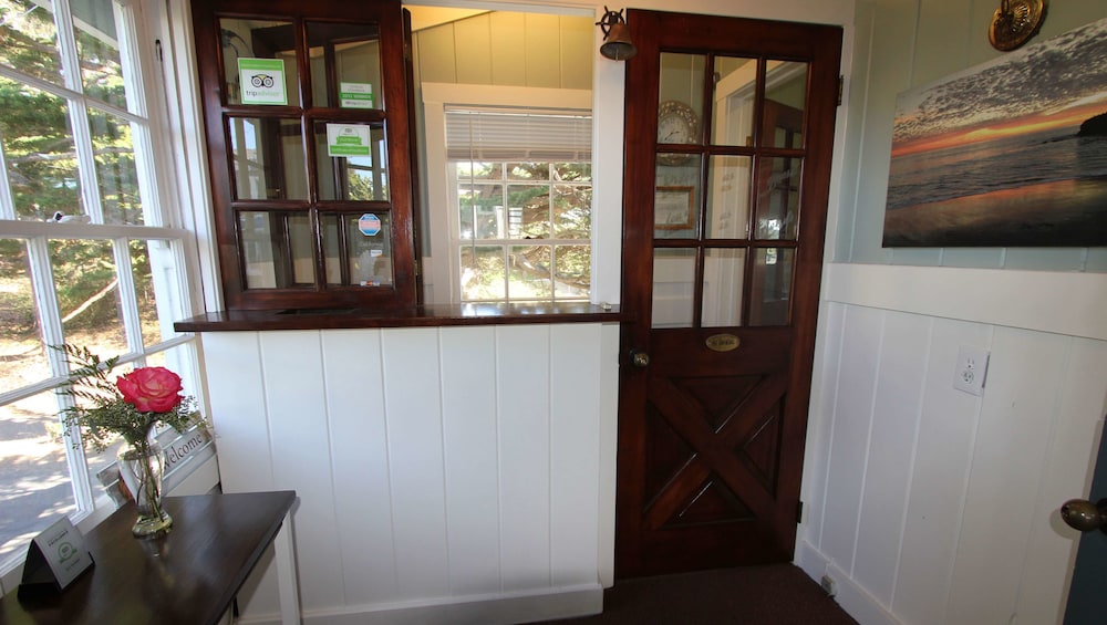 Ocean Echo Inn And Beach Cottages 7/50