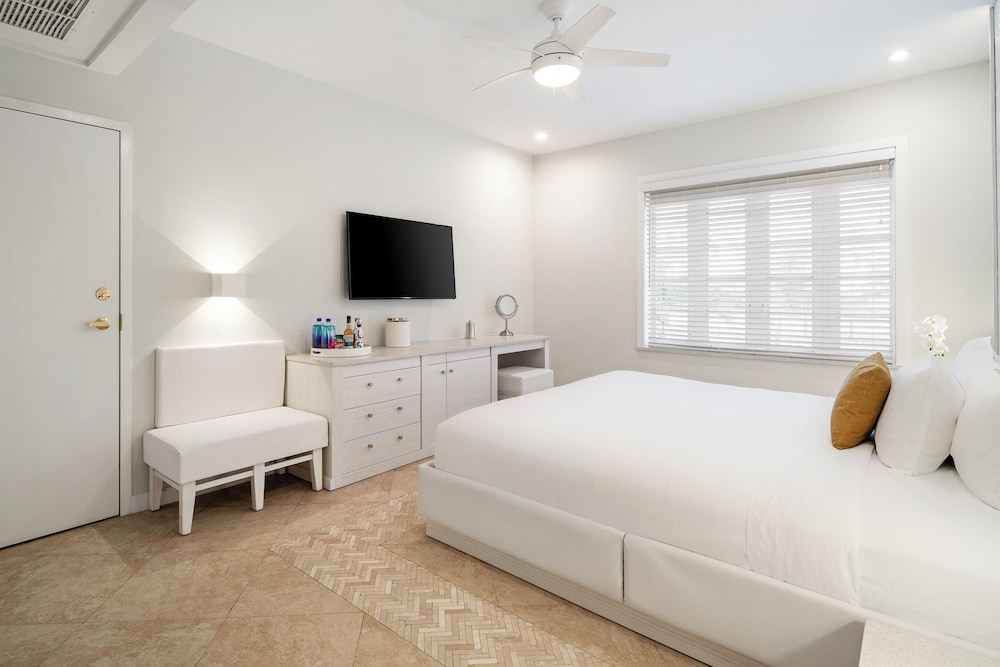 Room, King Bed, Ocean Front