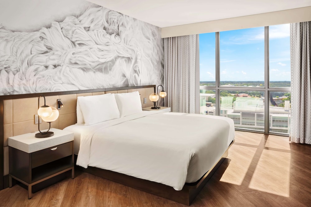 ROOM, KING BED
