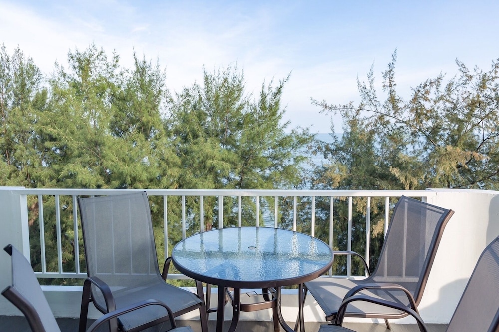 The Beach Cha Am Suite 40/50