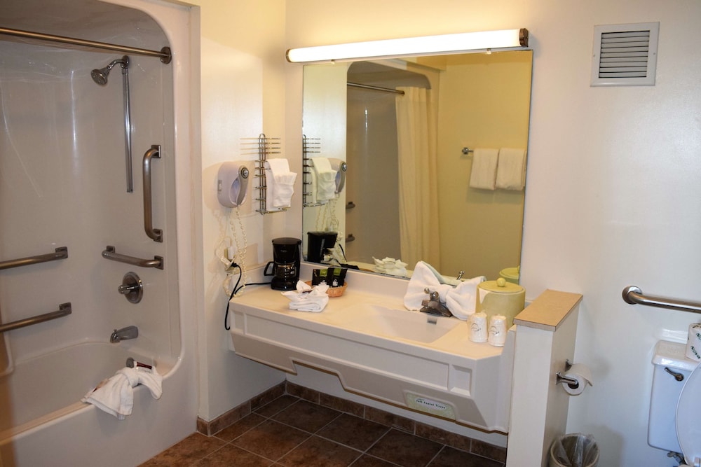 Bluegrass Extended Stay Hotel 53/57