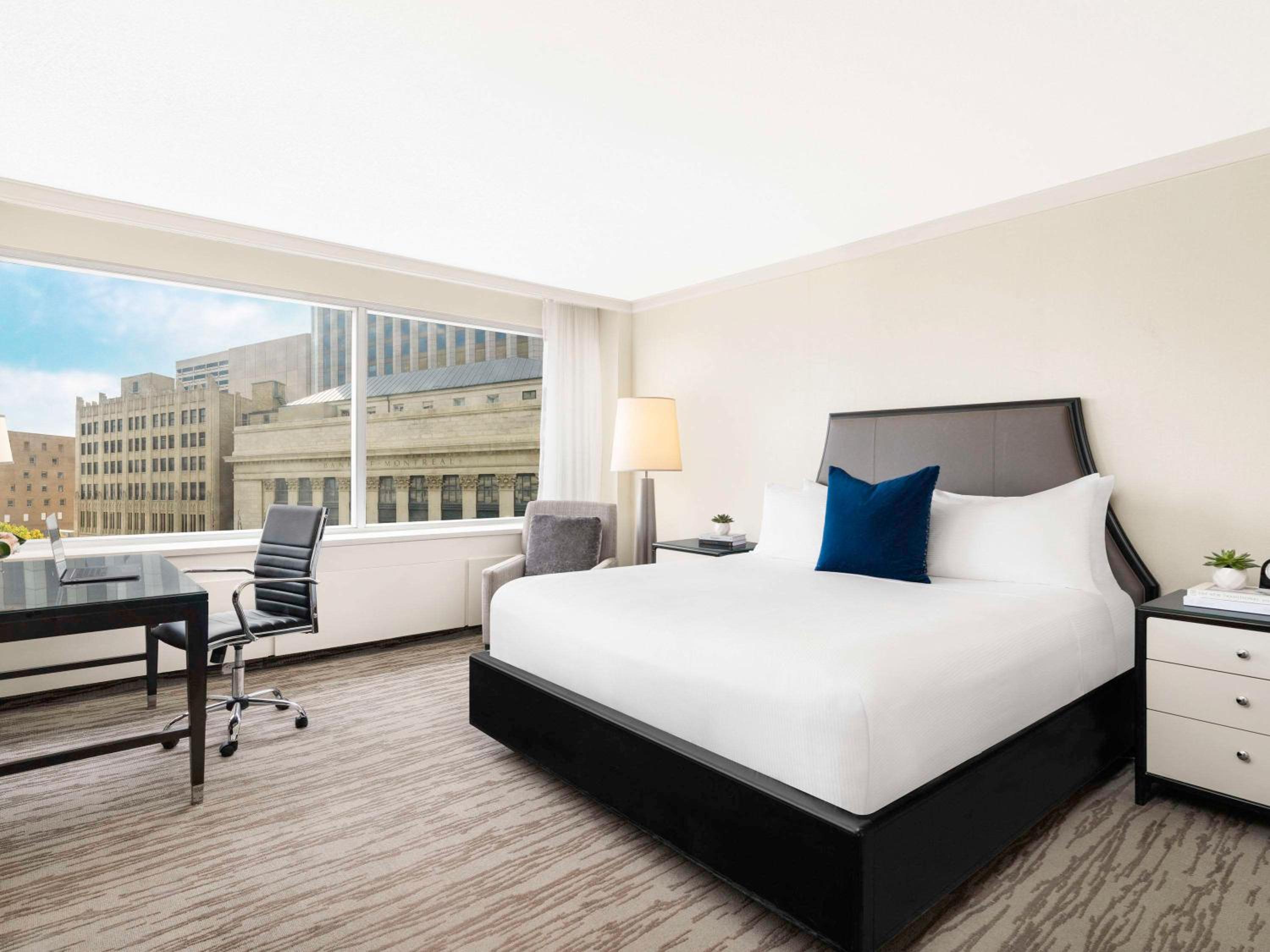 Fairmont Gold, King Bed, Lounge Access, Corner