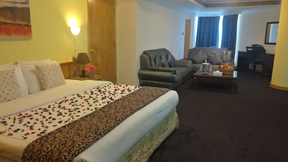 Phoenicia Tower Hotel 24/67