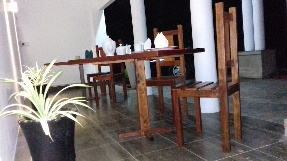 Asharo Sigiriya Villa 4/28