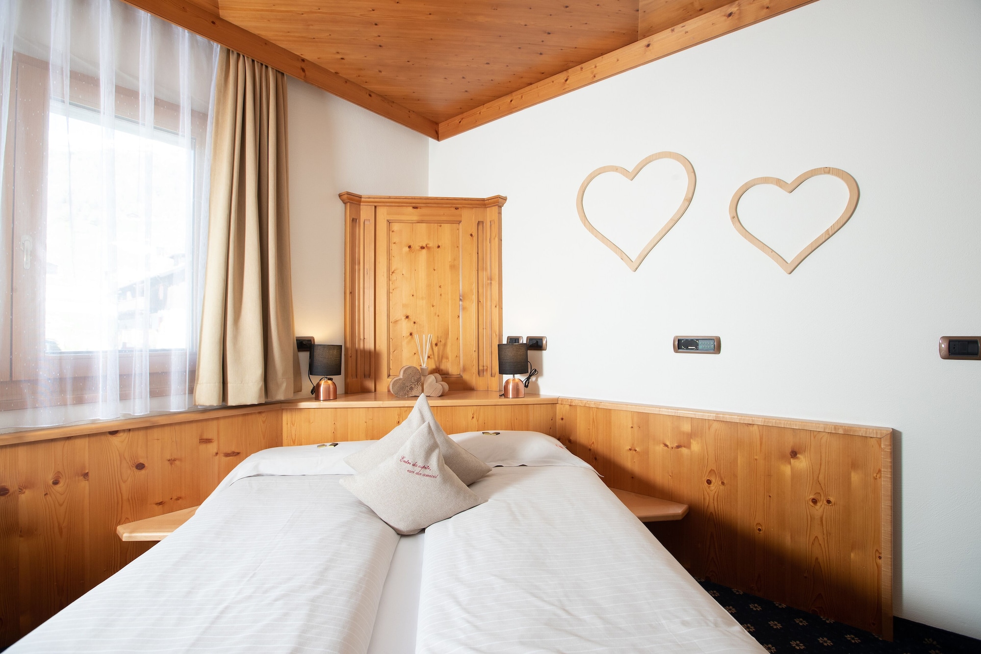 CLASSIC, DOUBLE OR TWIN BED