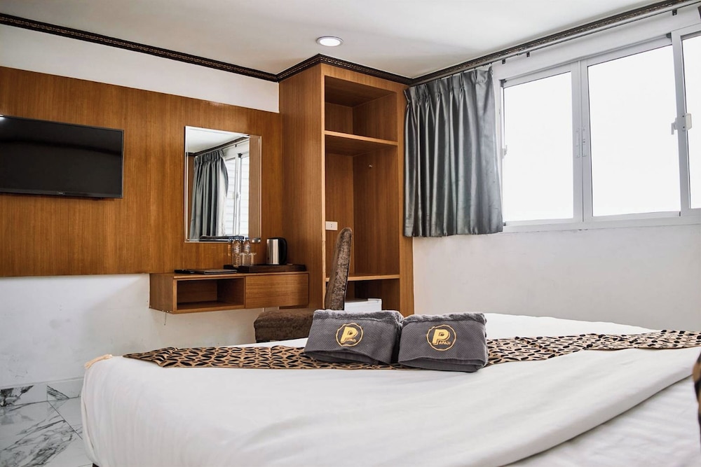 Standard, King Bed
