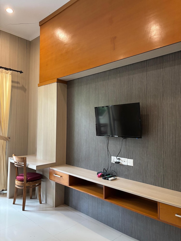 Adi Jaya Cottages 41/50