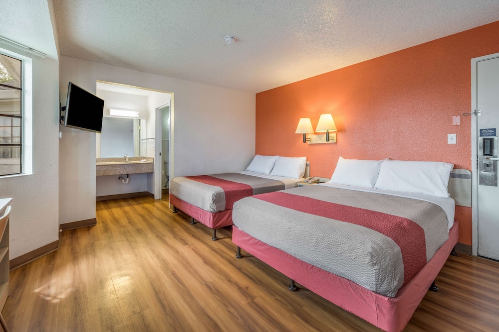 Motel6 Fairfield, CA - North 44/69