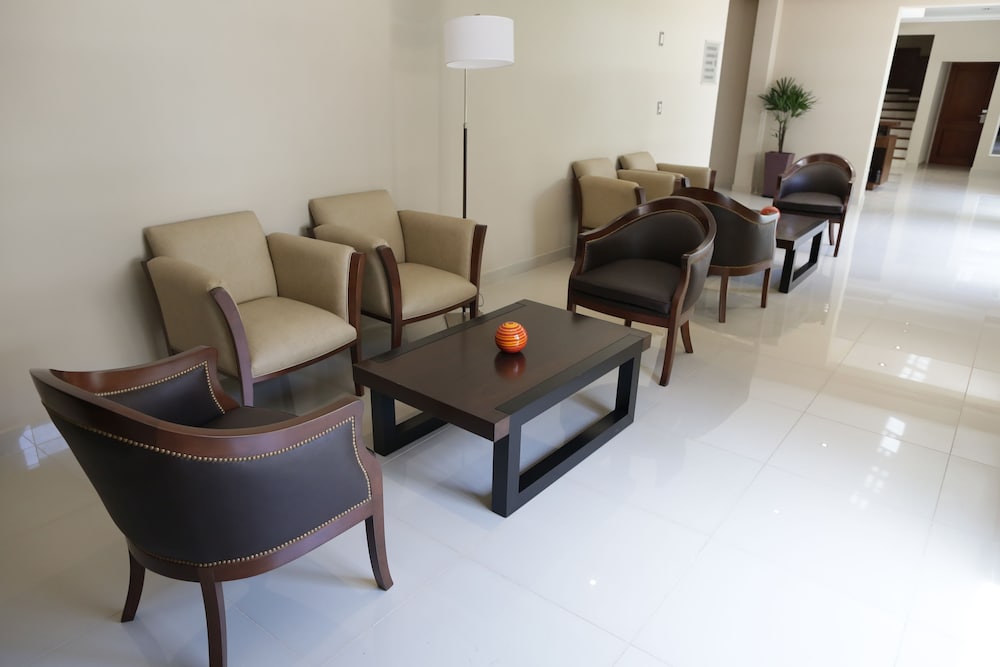 Howard Johnson by Wyndham Escobar Hotel 35/40