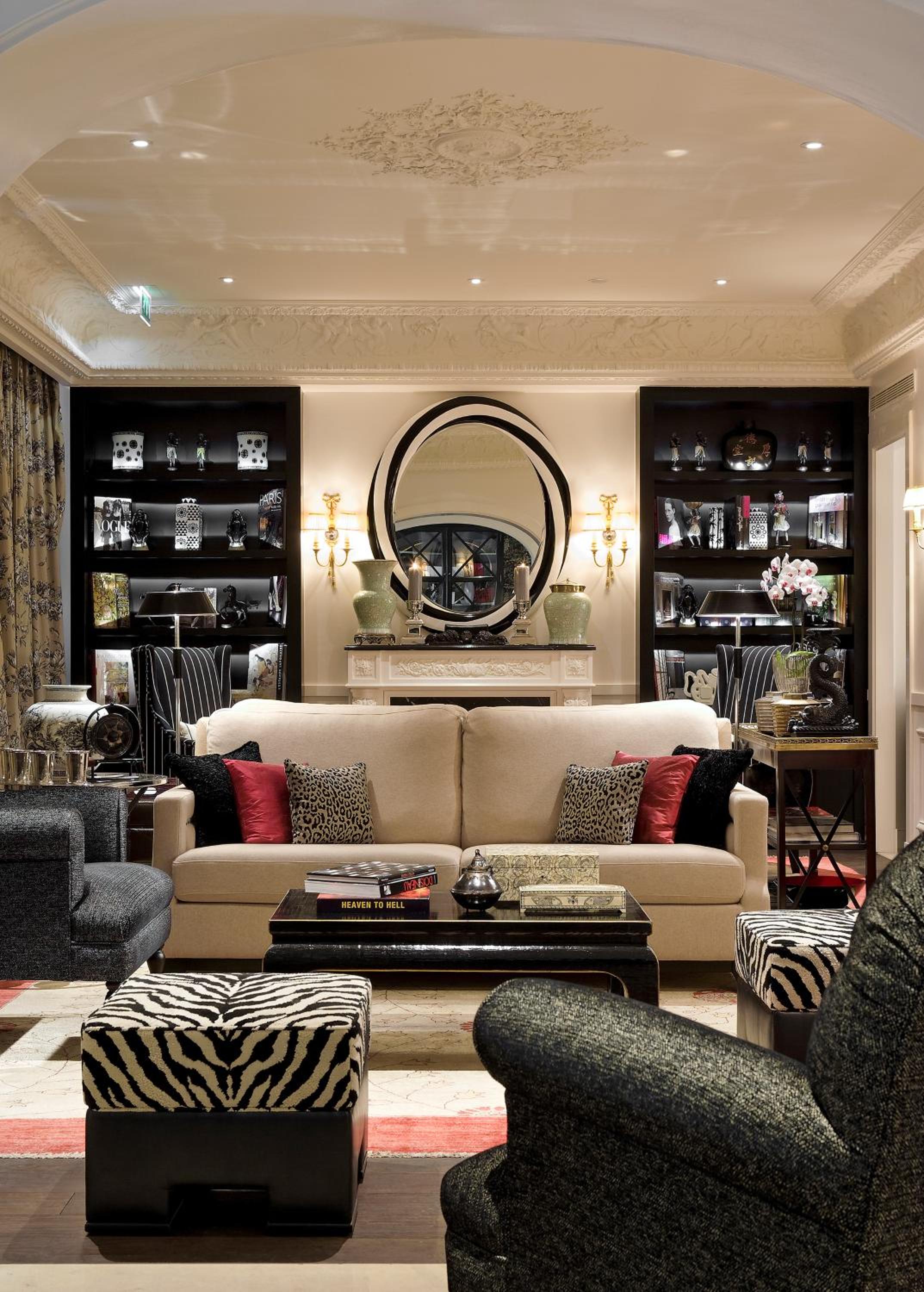 SUPERIOR, SUITE, QUEEN BED, SOFA, BALCONY