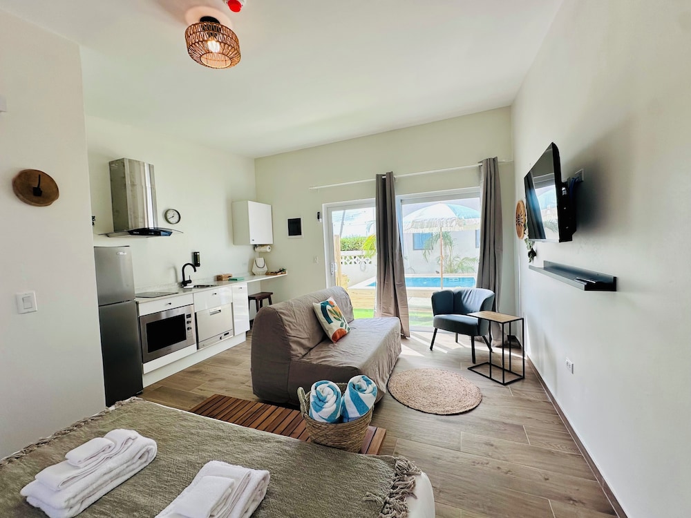 The Vistalmar Ocean View Apartments 14/50