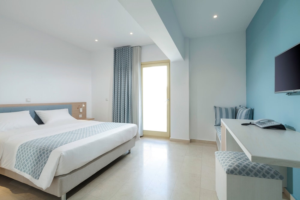 Suite, Double Bed, Mountain View
