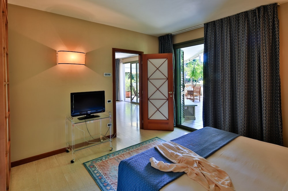 Hotel Villa Undulna 52/77