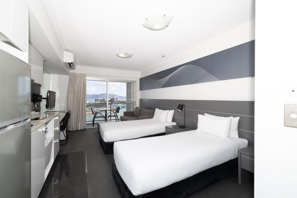 Oaks Townsville Metropole Hotel 21/69