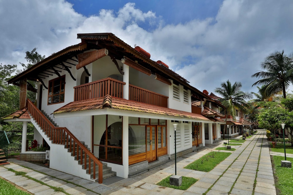 Backwater Ripples in KOTTAYAM
