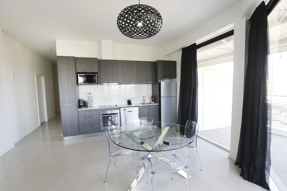 Indulge CBD Apartments 2/50