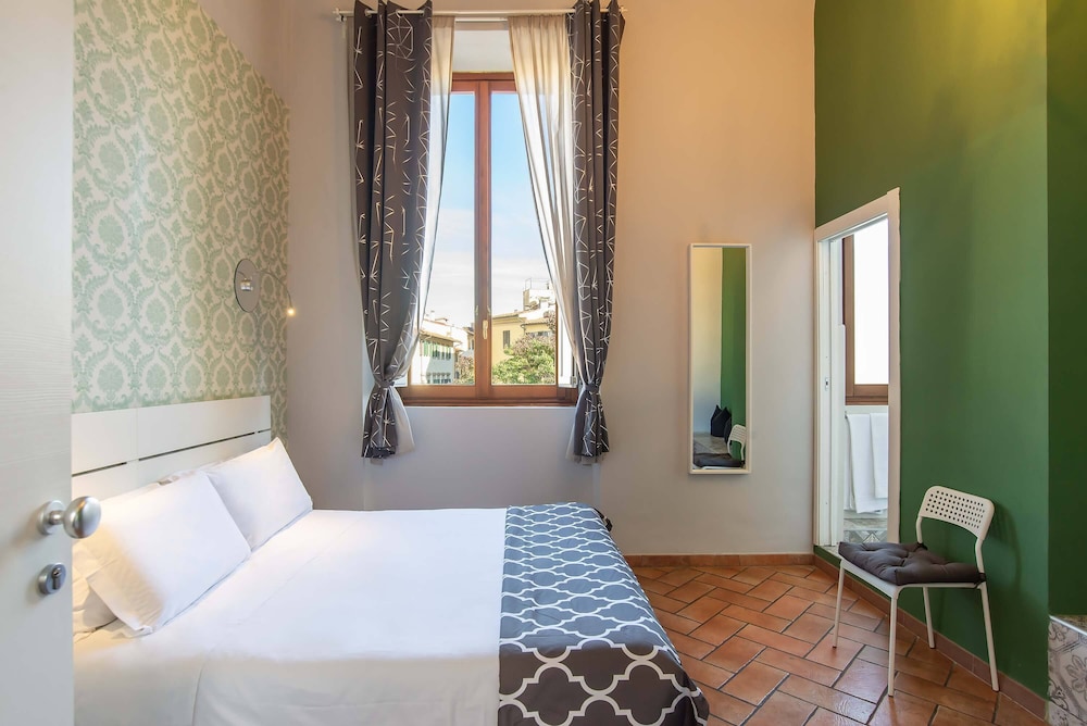 Green, Queen Bed