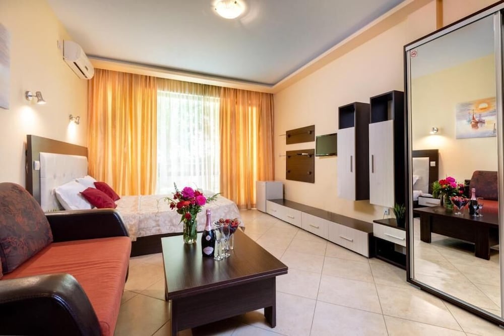 Saint Valentine Hotel 23/43
