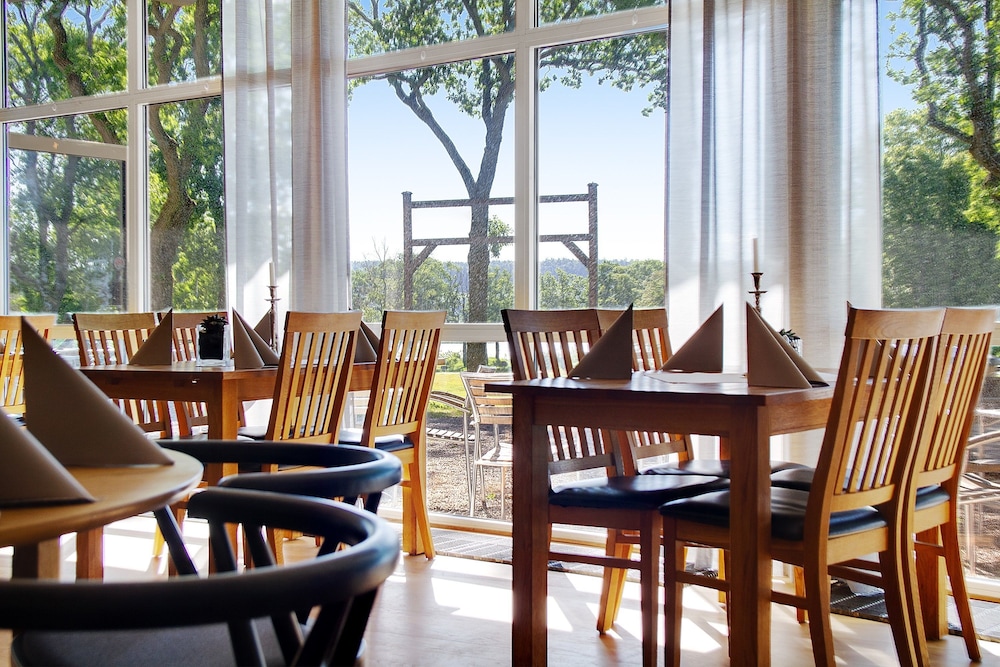 Hotell Hehrne 24/50