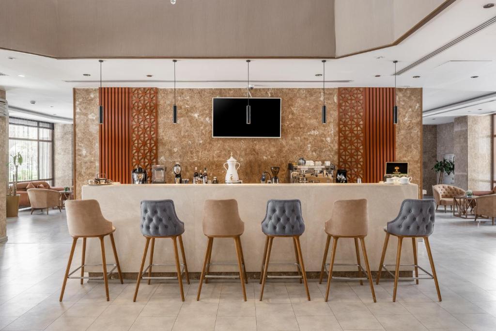 شركة واجهة طيبة الفندقية(Taiba Front Hotel Ex Elaf Al Majeedi) 44/50