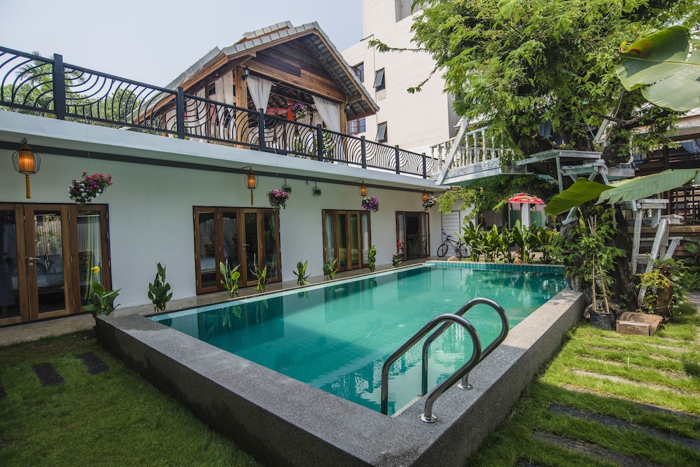 Garden Yard Inn Chiangmai 25/27