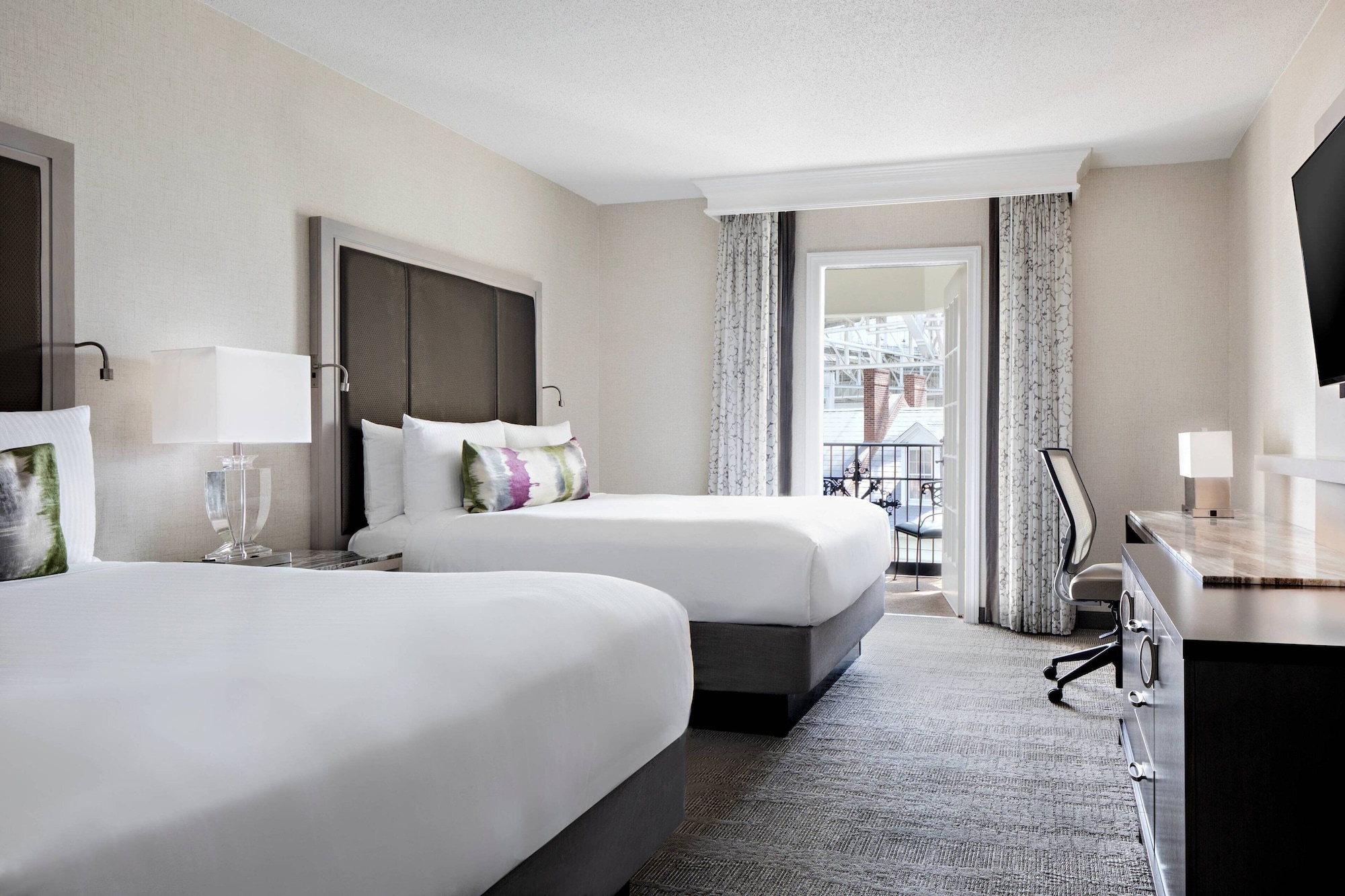 Room, 2 Queen Beds, Garden View