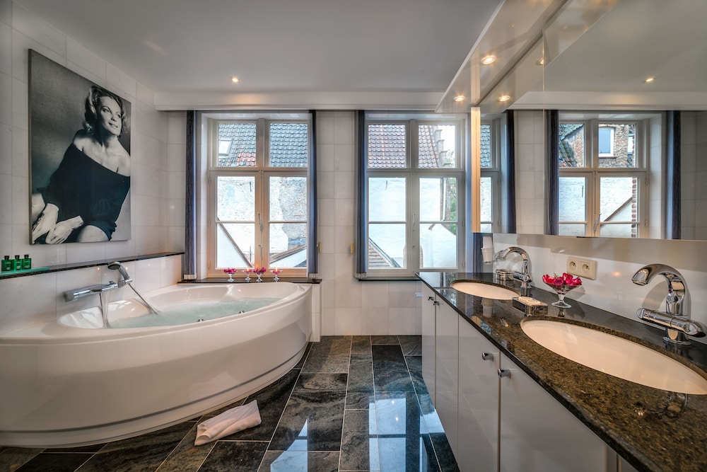 Canalside House - Luxury Guesthouse 20/20