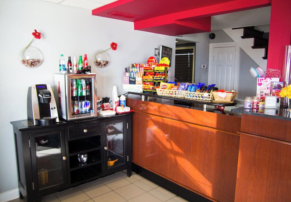 Essence Suites 2/28