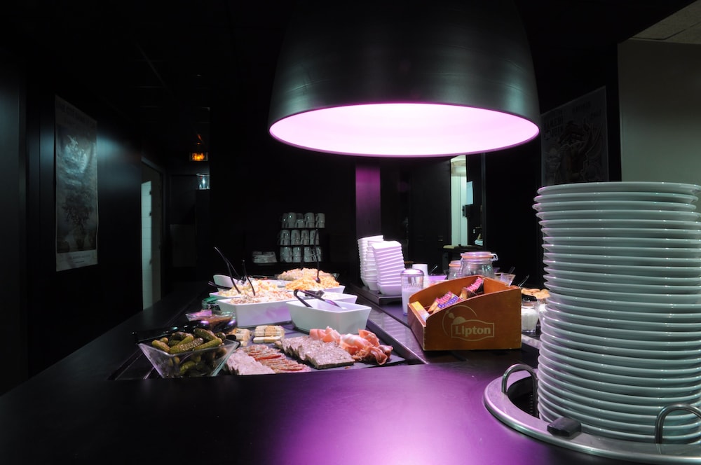 restaurant cafeteria
