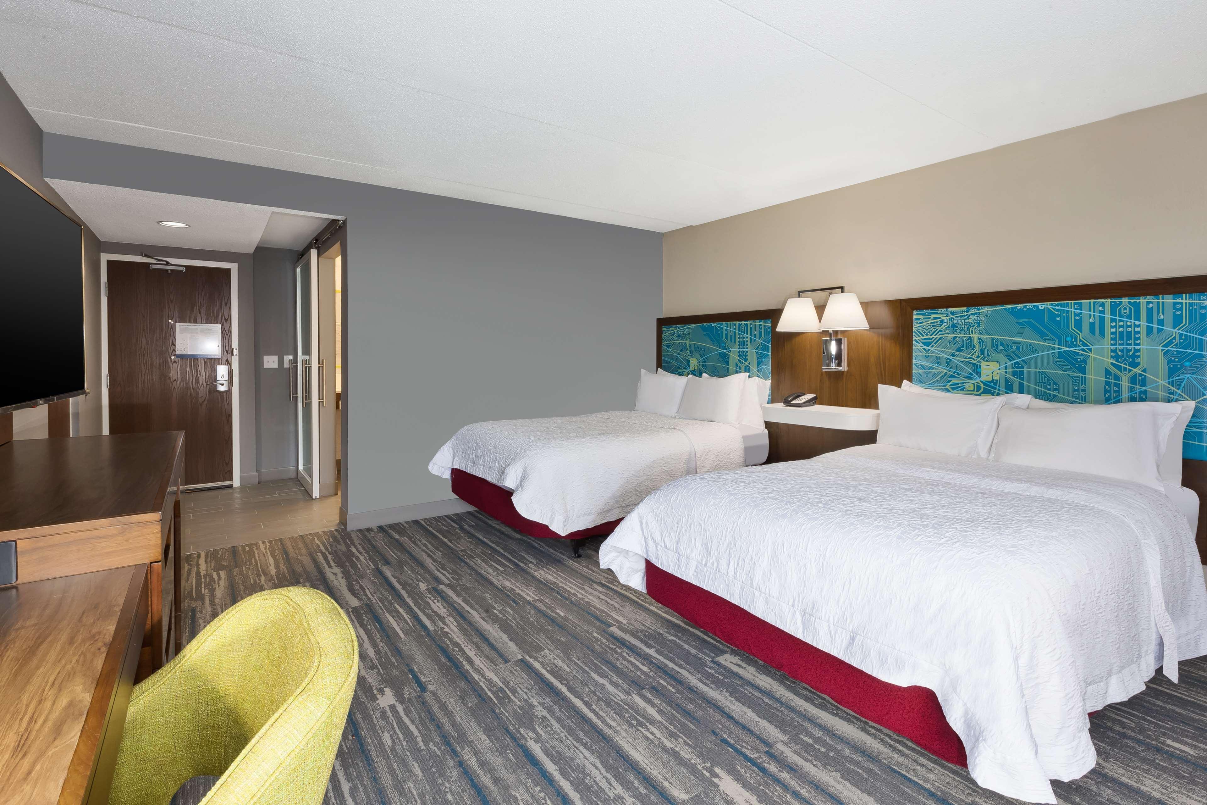 Room, 2 Queen Beds 2/4
