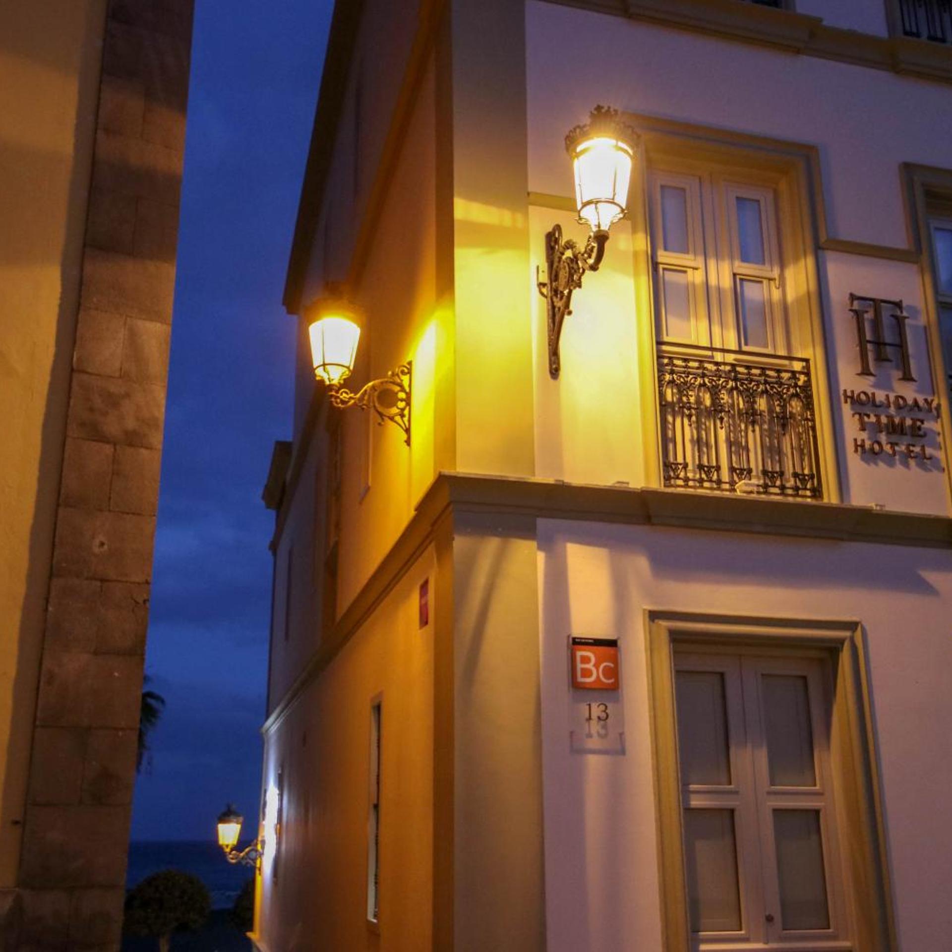 Hotel Holiday Time 5/40