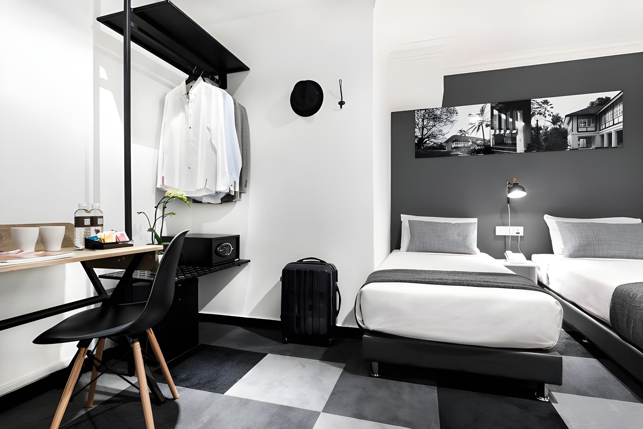 Deluxe, Single Bed, No Window