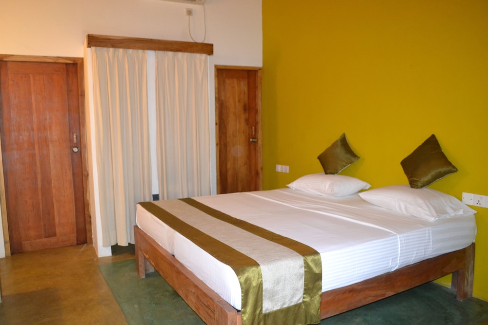 GIMAN FREE BEACH RESORT 16/67