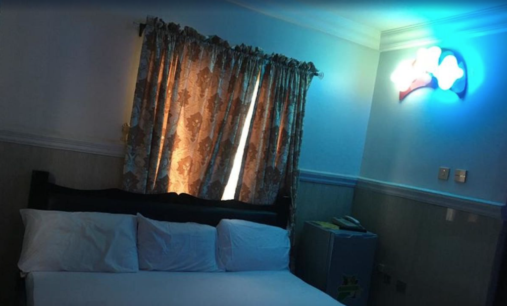 Royal Castle Hotel 17/25