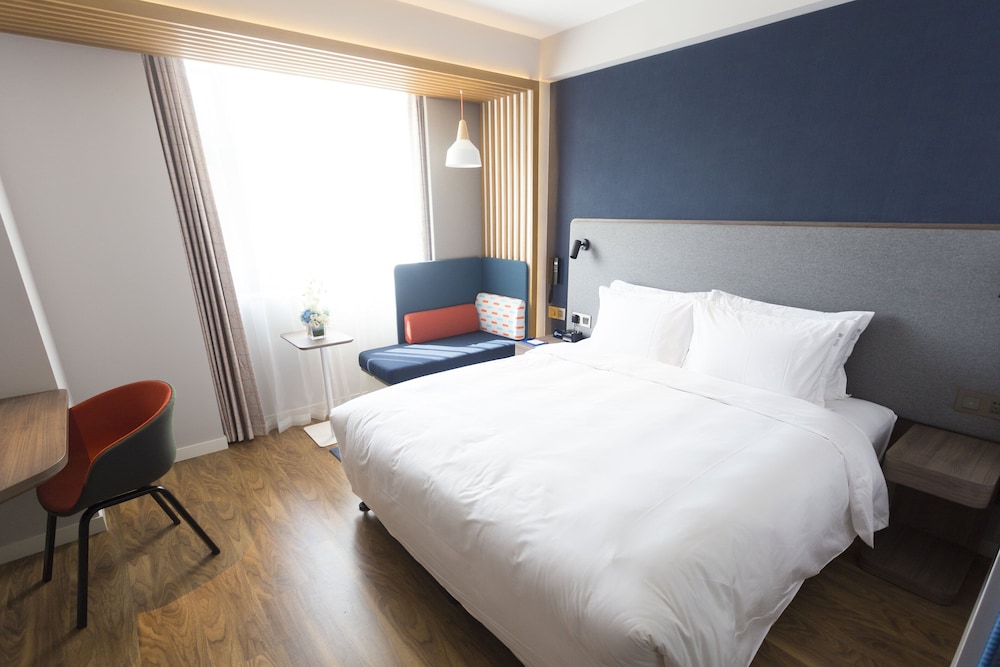 Holiday Inn Express XiAn Ancient Town West 29/57