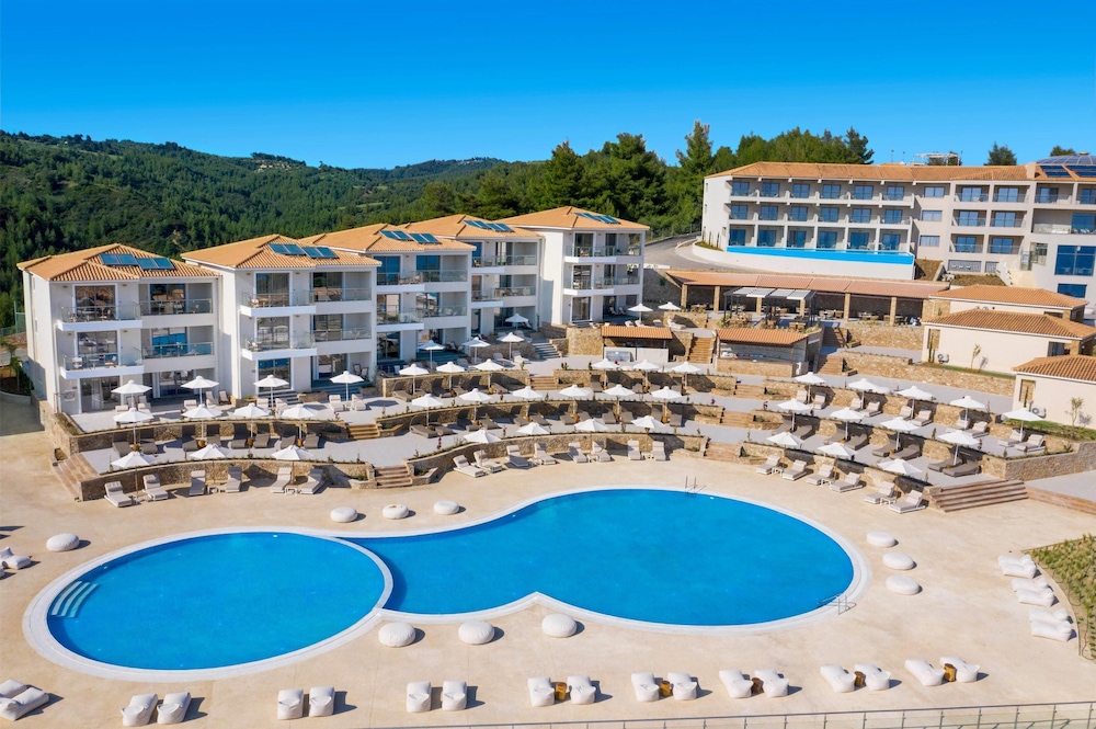 Zeus Eleva Ajul, a Registry Collection Hotel 8/83