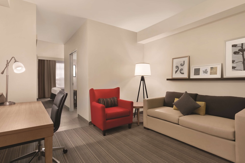 Country Inn and Suites By Radisson Belleville ON 26/49