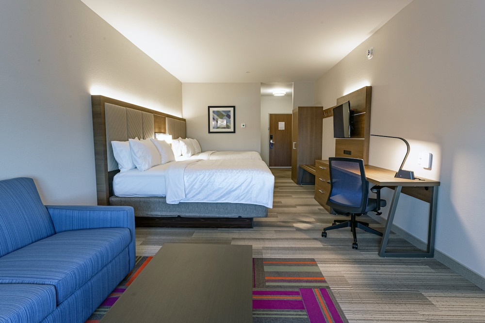 Suite, 2 Queen Beds, Accessible
