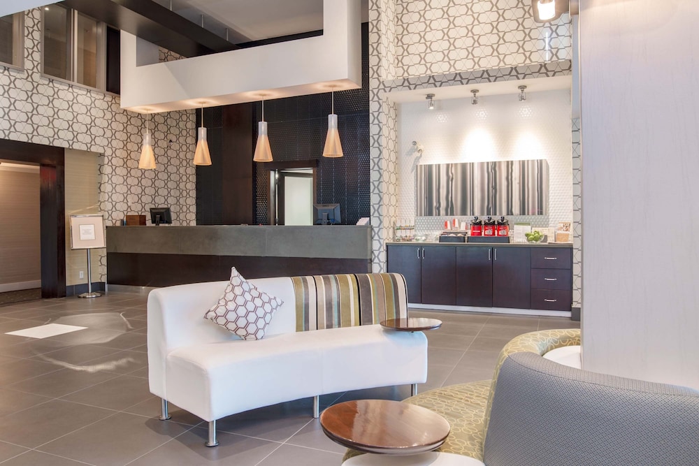 Sandman Hotel & Suites Abbotsford 10/36