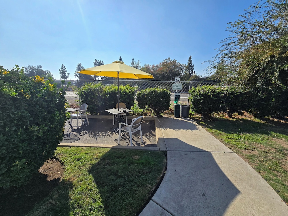 Quality Inn & Suites Tulare CA 45/50