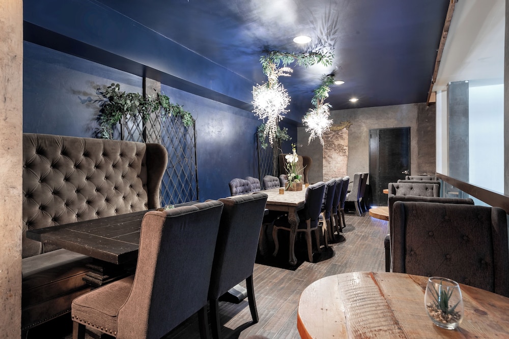 The O Hotel, Trademark Collection by Wyndham 56/72