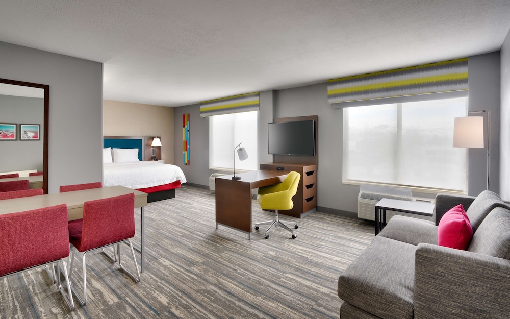 Hampton Inn Suites Salt Lake City Airport 45/82