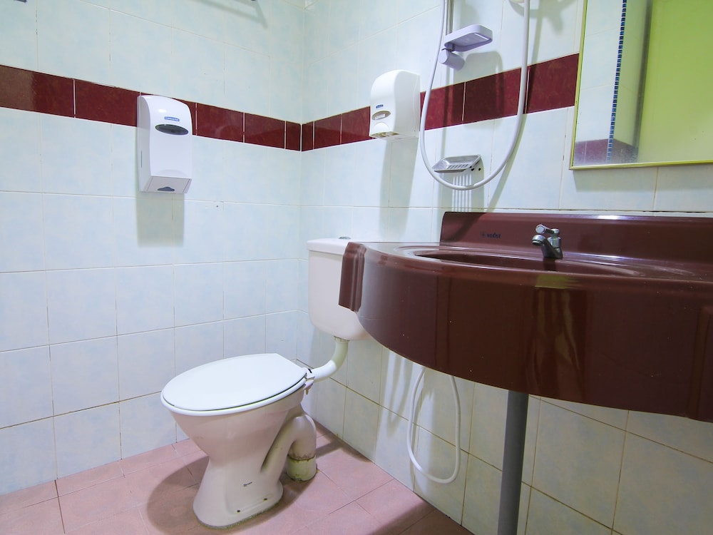 Hotel O T P Hotel 47/54